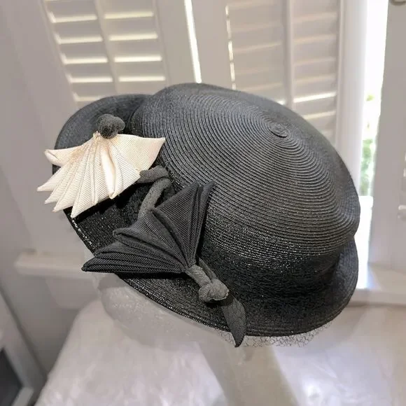 Vintage 50s/60s A New York Creation Small‎ Black Hat with Distinctive Accents - Picture 2 of 7